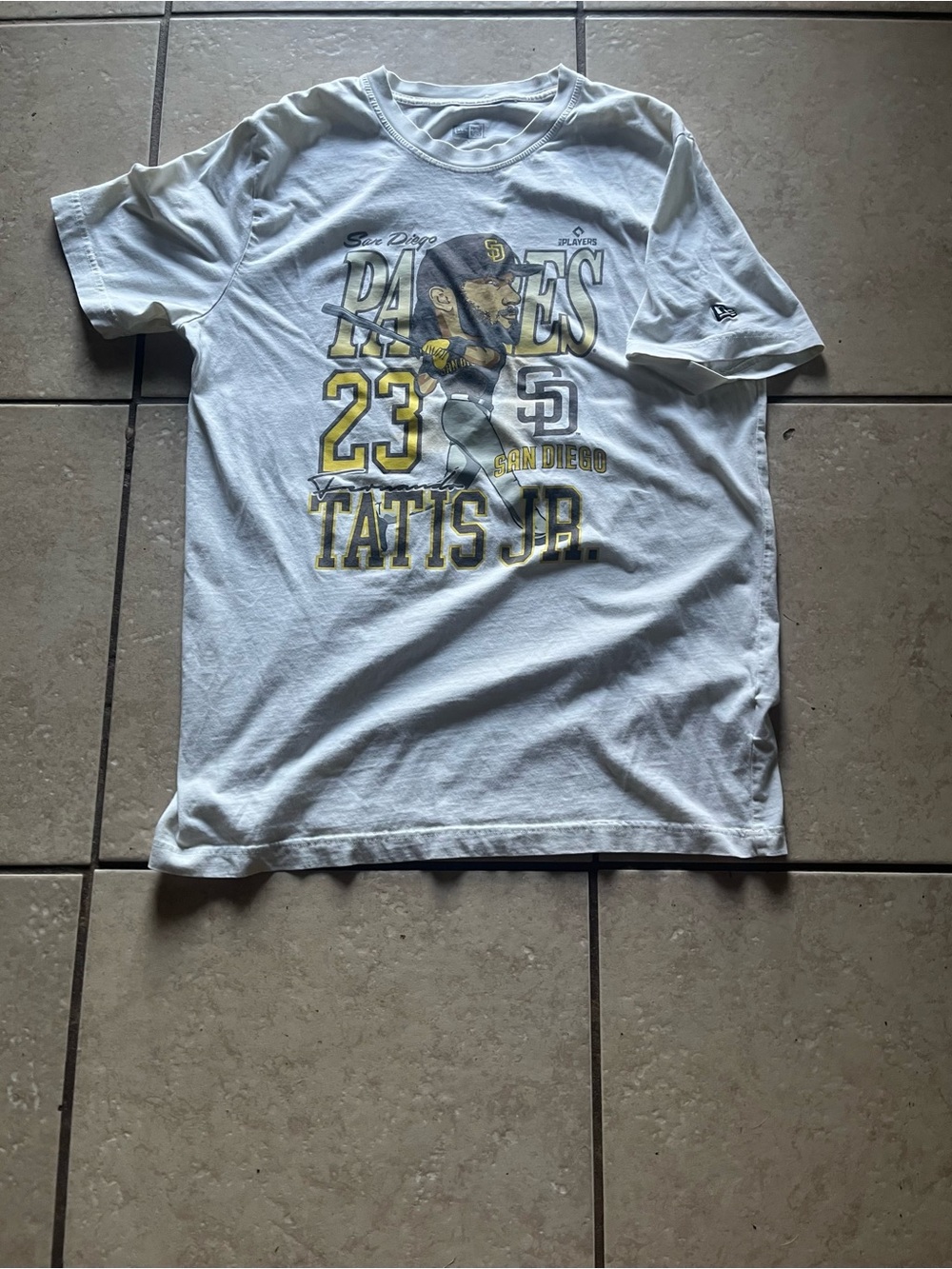 New Era Men’s White San Diego Padres Fernando Tatis Jr T-Shirt Size L